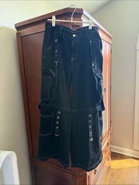 SHEIN Black Wide-Leg Cargo Jumpsuit Pants with Hardware